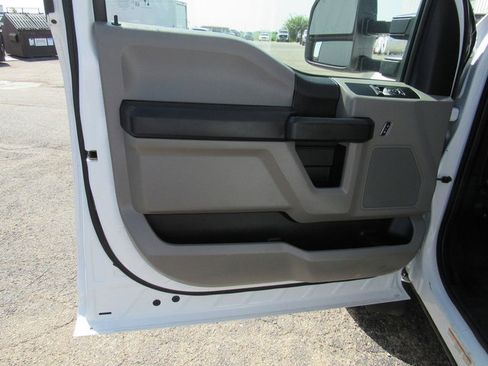 Used 2021 Ford F550 4x4 Regular Cab Super Duty image 33