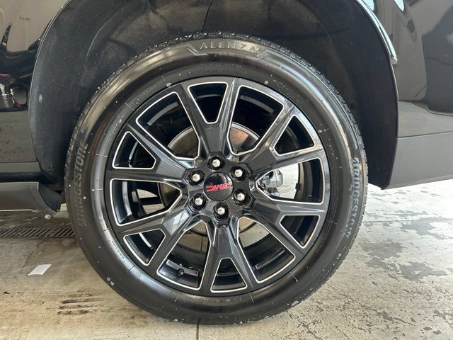Used 2025 GMC Yukon XL Denali w/ Sun & Power Step Package AWD/4WD image 8
