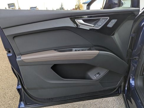 Used 2023 Audi Q4 e-tron Prestige w/ 20" Wheel Package image 10