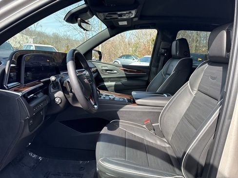 Certified 2023 Cadillac Escalade ESV Premium Luxury image 3