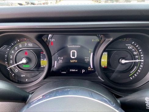 Used 2024 Jeep Wrangler Unlimited Sahara w/ Technology Group AWD/4WD image 24
