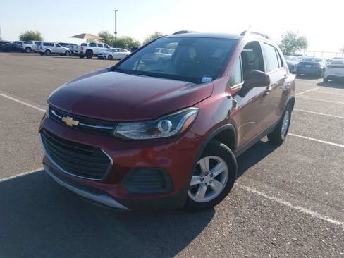 Used 2022 Chevrolet Trax LT AWD/4WD image 1