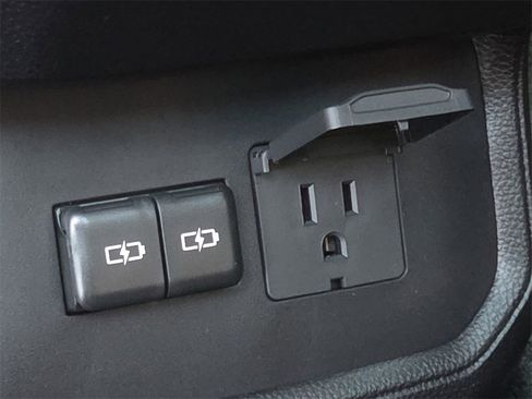 New 2026 Toyota Highlander Platinum image 15