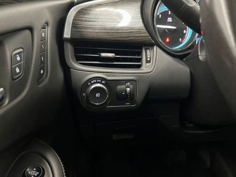 Used 2018 Buick Envision Essence image 27