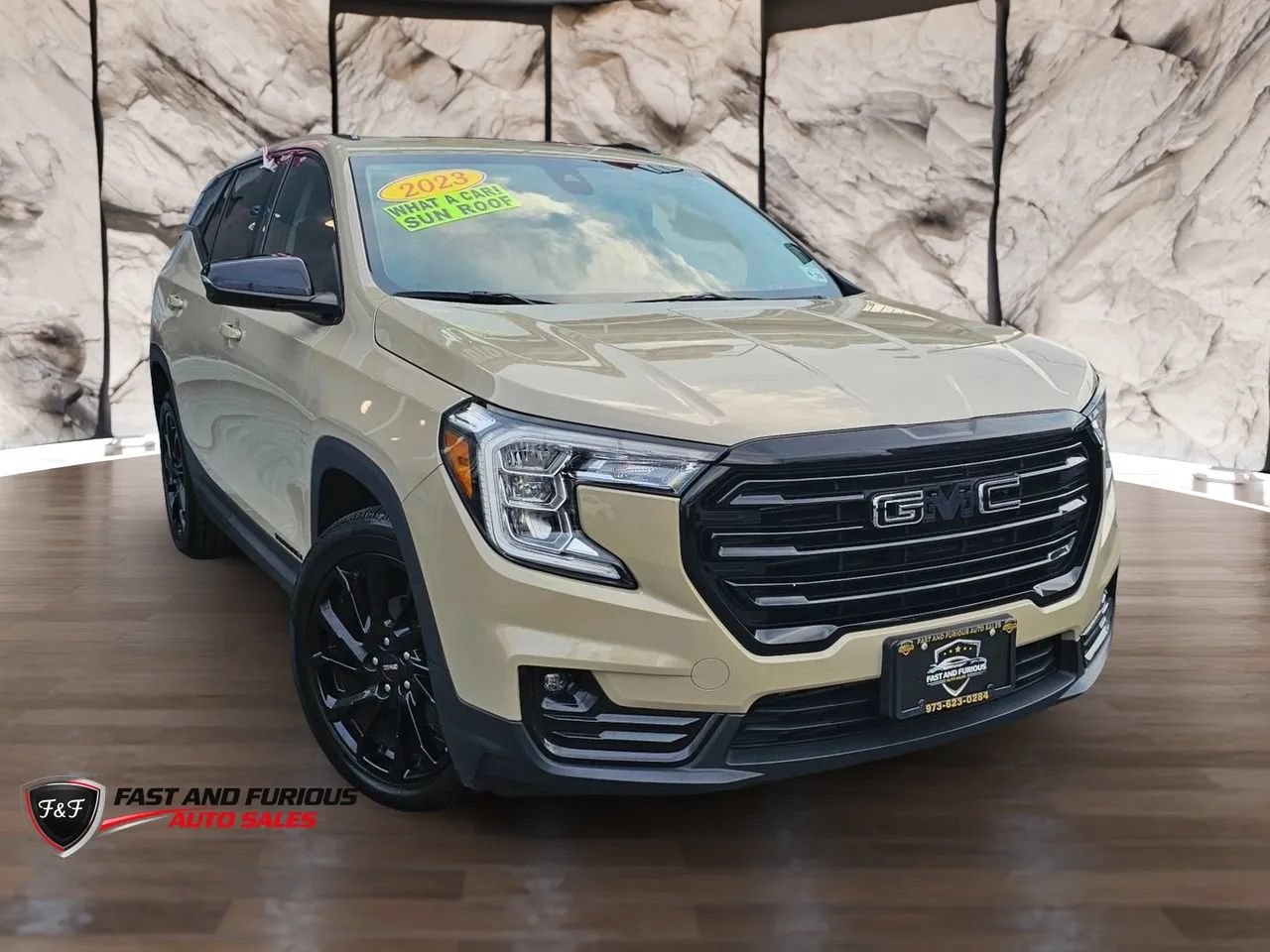 Used 2023 GMC Terrain SLT w/ Elevation Edition FWD image 1