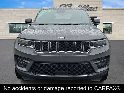 Used 2024 Jeep Grand Cherokee Laredo w/ Luxury Tech Group I image 3