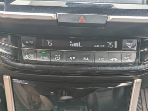 Used 2017 Honda Accord Touring image 37