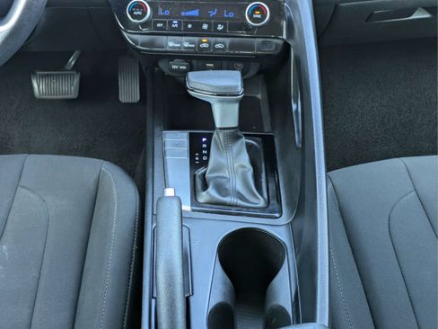 Used 2024 Hyundai Elantra SEL FWD image 15