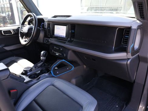 Used 2022 Ford Bronco Black Diamond AWD/4WD image 17