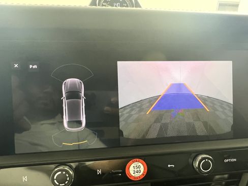 Certified 2026 Porsche Macan AWD/4WD image 24