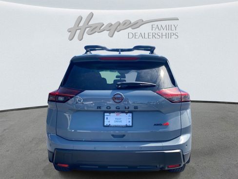 Used 2025 Nissan Rogue SV AWD/4WD image 4