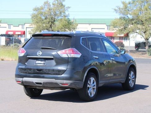 Used 2016 Nissan Rogue SV AWD/4WD image 6