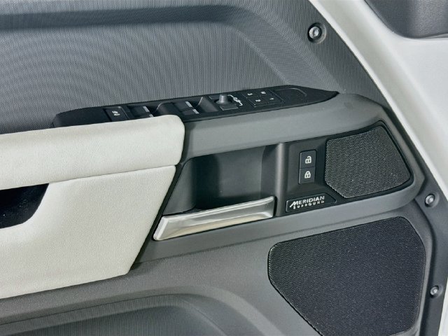 New 2026 Land Rover Defender 110 X-Dynamic SE AWD/4WD image 20