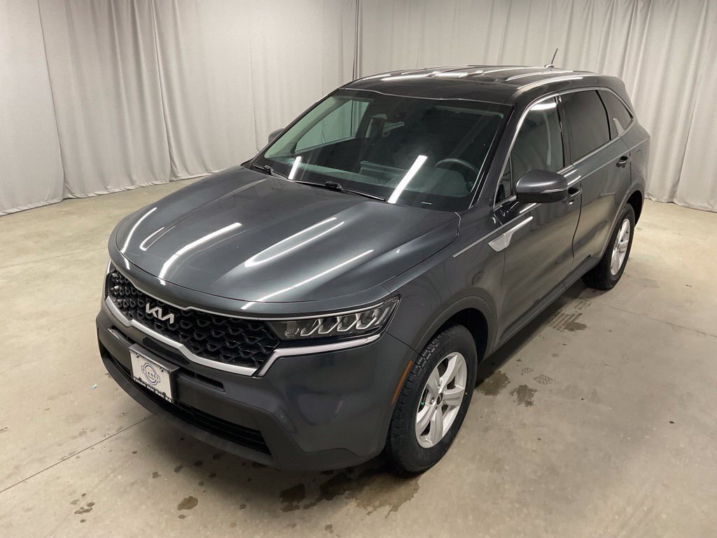 Used 2023 Kia Sorento LX AWD/4WD image 3
