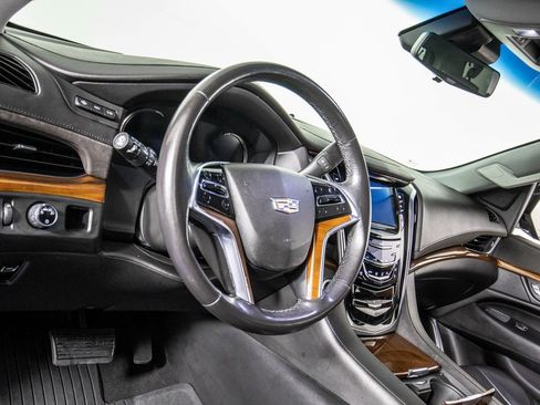 Used 2018 Cadillac Escalade ESV Premium Luxury image 18