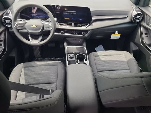 New 2027 Chevrolet Equinox LT FWD image 13