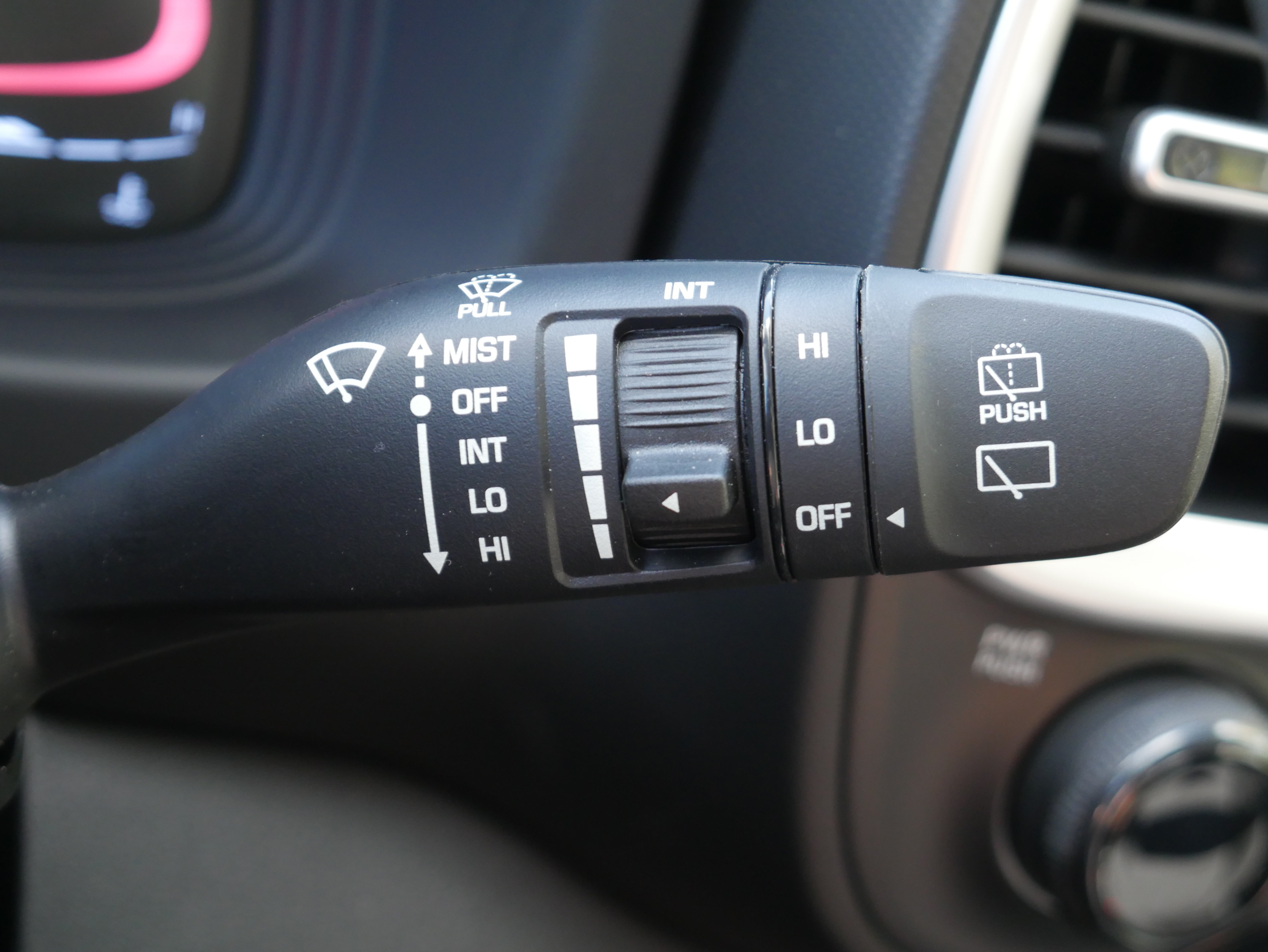 Used 2026 Hyundai Venue SE FWD image 24