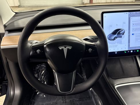 Used 2023 Tesla Model 3 Standard Range image 7