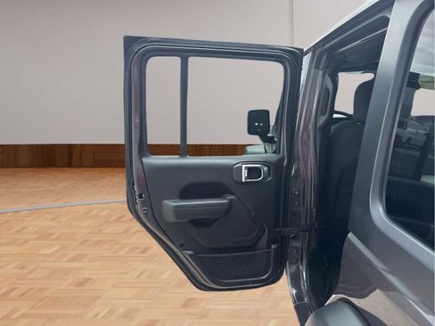 Used 2025 Jeep Wrangler Unlimited Sport AWD/4WD image 11