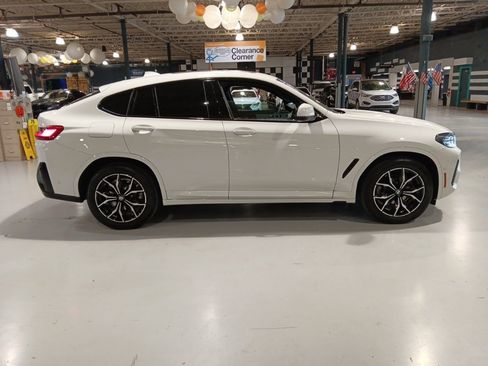 Used 2025 BMW X4 xDrive30i w/ M Sport Package image 5