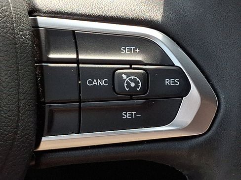 Certified 2024 Jeep Compass Latitude AWD/4WD image 22