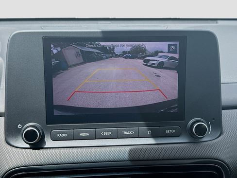 Used 2023 Hyundai Kona SE FWD image 11