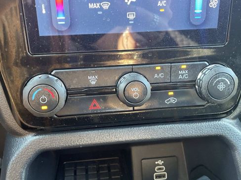 Used 2024 Ford Ranger XLT w/ Trailer Tow Package RWD image 29