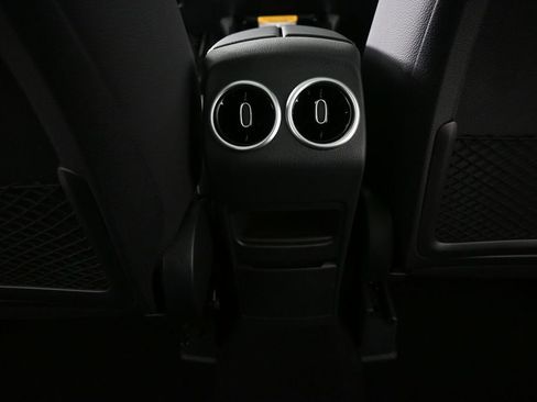 New 2026 Mercedes-Benz GLB 250 image 18