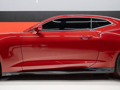 Used 2018 Chevrolet Camaro ZL1 RWD image 25