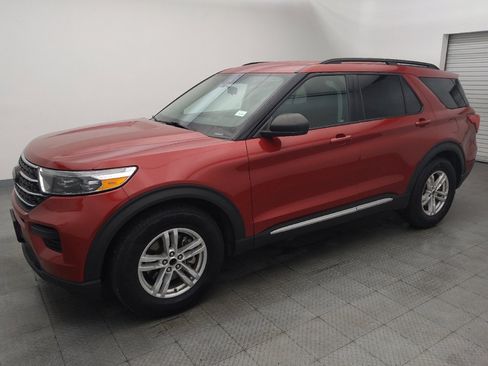 Used 2022 Ford Explorer XLT RWD image 2
