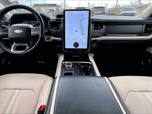 Used 2023 Ford Expedition Max Platinum RWD image 32