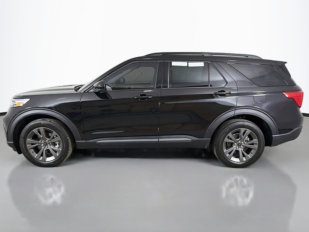 Used 2023 Ford Explorer XLT w/ Equipment Group 202A AWD/4WD image 14
