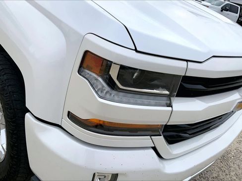 Used 2018 Chevrolet Silverado 1500 LT w/ Texas Edition image 28