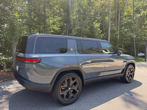 Used 2026 Rivian R1S Premium AWD/4WD image 2