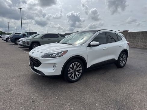 Used 2020 Ford Escape Titanium w/ Titanium Premium Package 2.0 FWD image 3