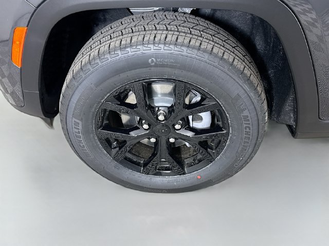 New 2026 Jeep Grand Cherokee Altitude AWD/4WD image 29