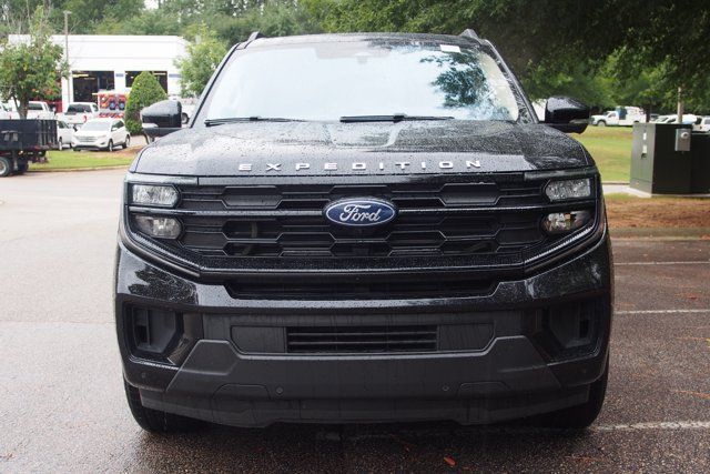 Certified 2025 Ford Expedition Active RWD image 2