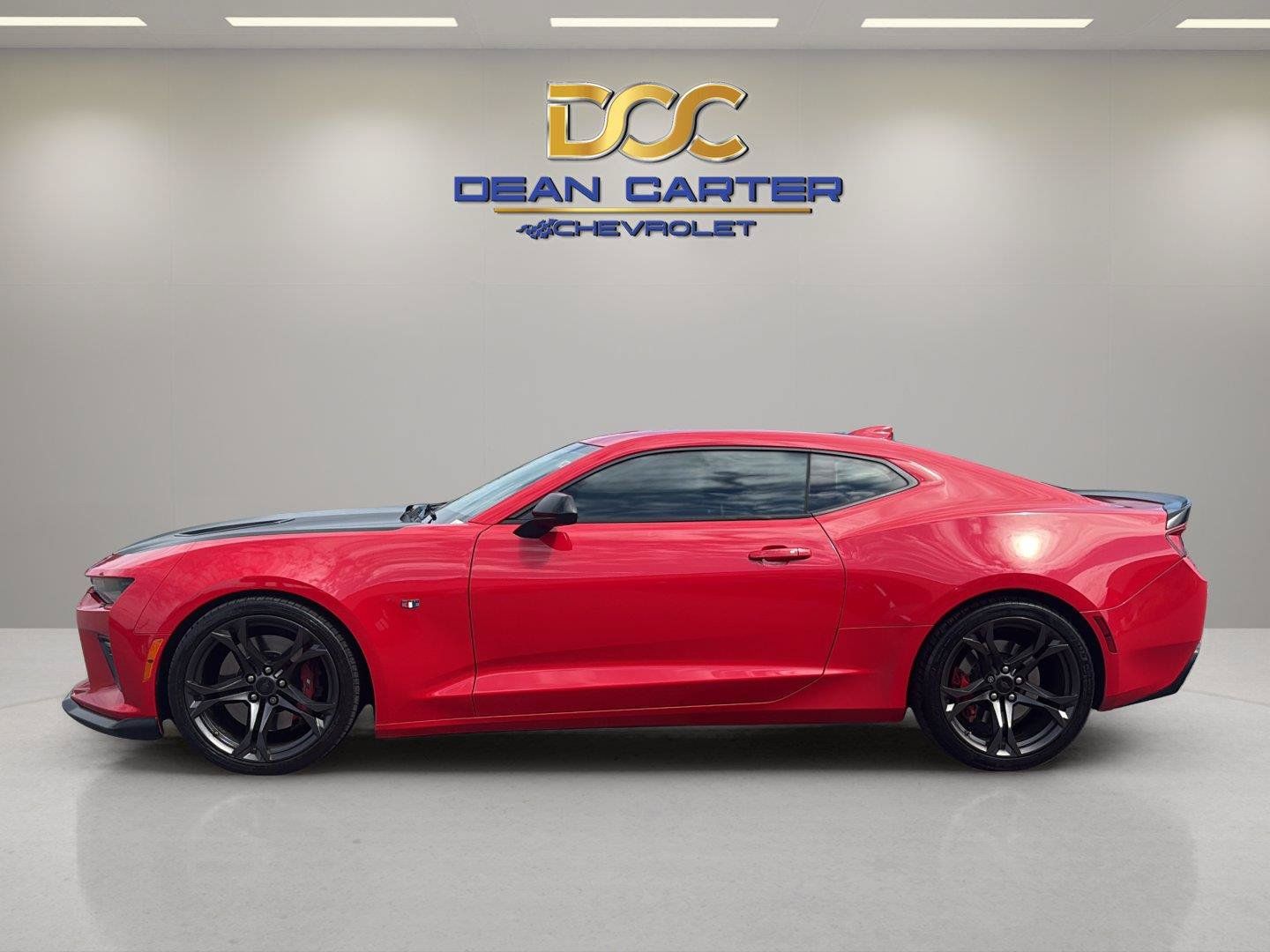 Used 2018 Chevrolet Camaro SS RWD image 2