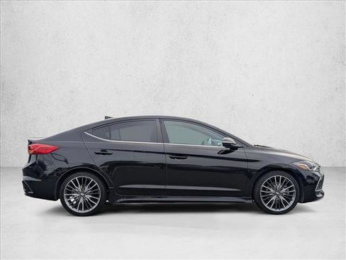 Used 2017 Hyundai Elantra Sport image 4