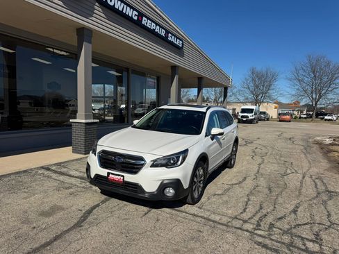 Used 2018 Subaru Outback 3.6R Touring image 1