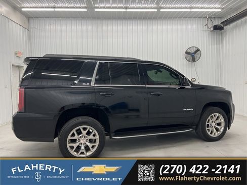 Used 2017 GMC Yukon SLE w/ SLE Value Package AWD/4WD image 2