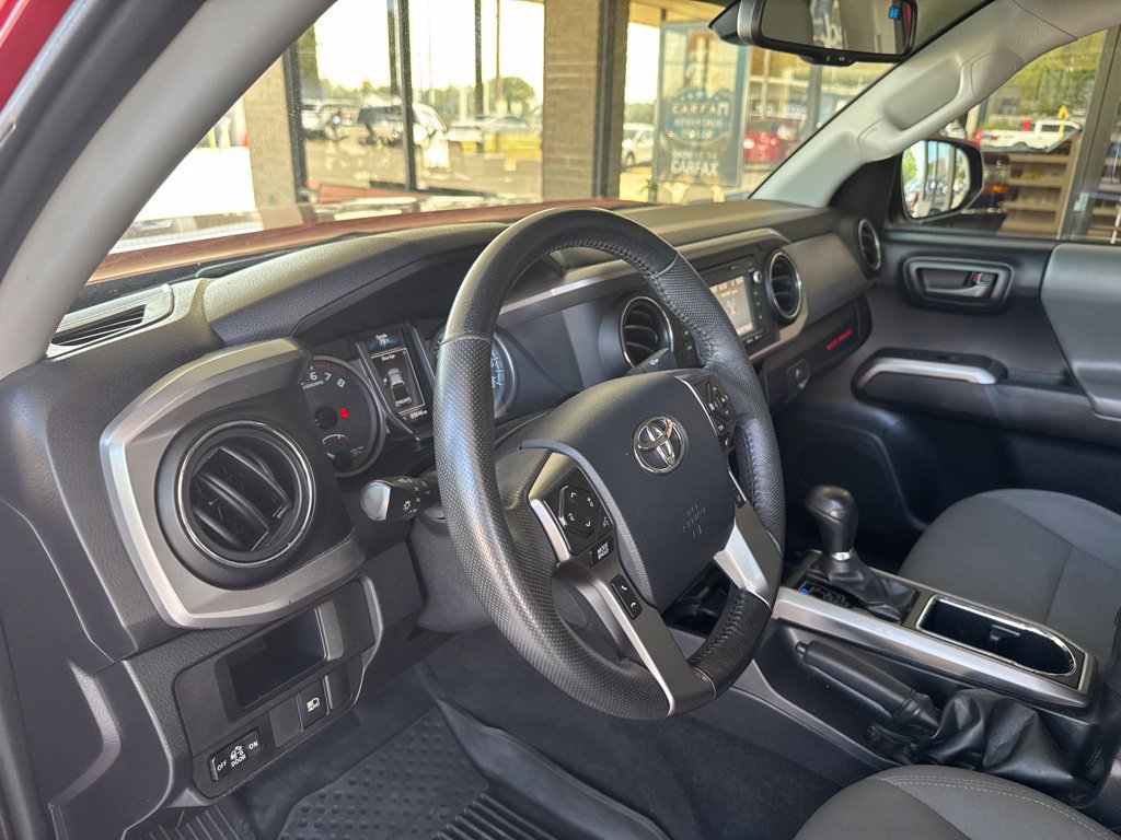 Used 2018 Toyota Tacoma SR5 RWD image 9