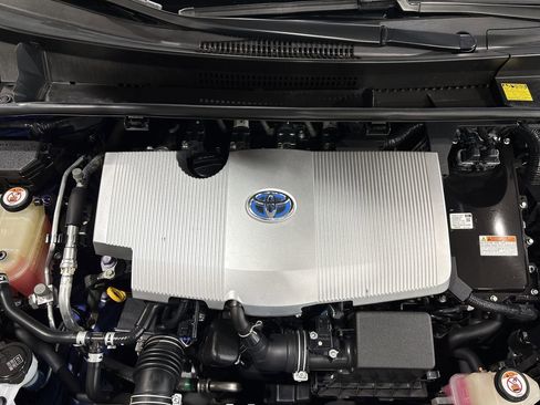 Certified 2018 Toyota Prius Two w/ Prius Two Safety Plus Package image 24