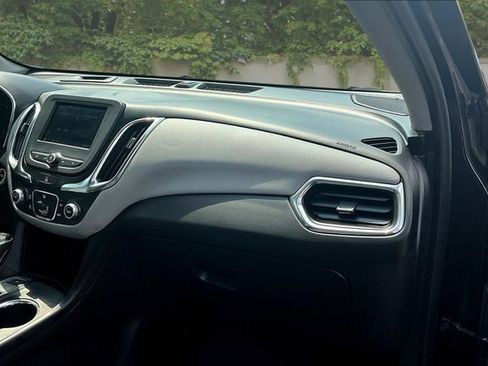Used 2020 Chevrolet Equinox LS AWD/4WD image 24