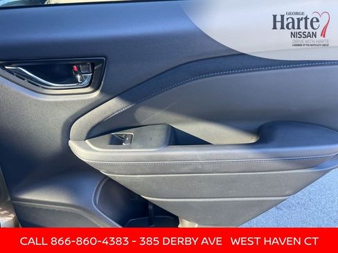 Used 2025 Subaru Forester Limited AWD/4WD image 30