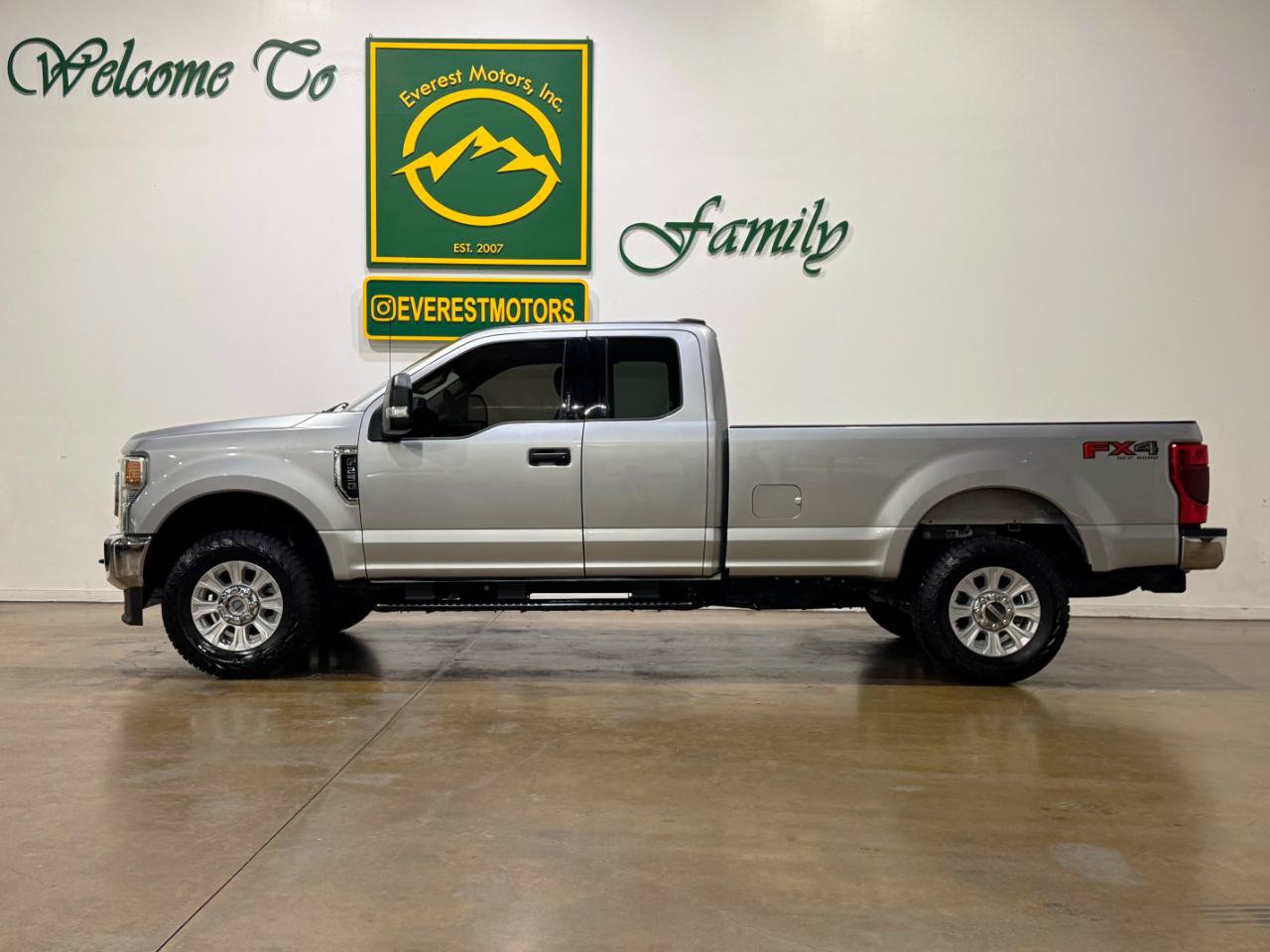 Used 2022 Ford F250 XLT w/ XLT Value Package AWD/4WD image 5