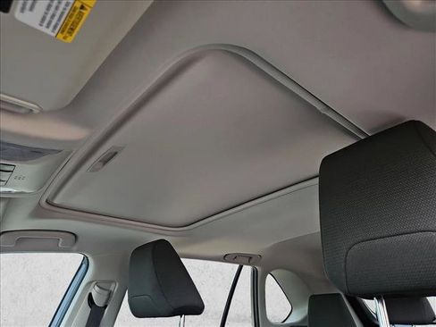 Used 2021 Toyota RAV4 XLE w/ Convenience Package FWD image 16