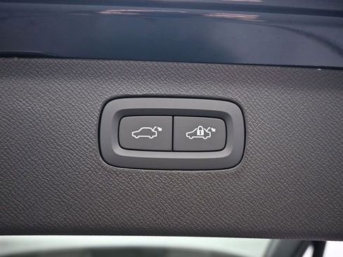 New 2026 Volvo XC90 B6 Ultra w/ Protection Package image 33