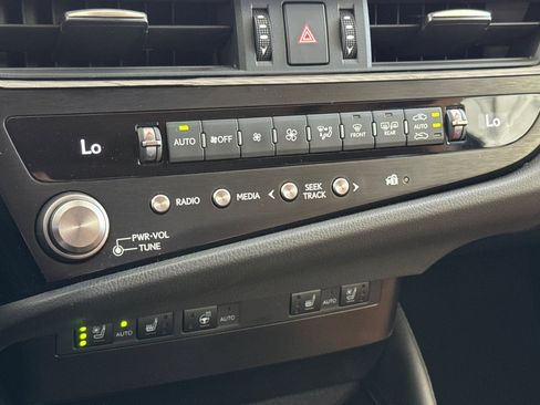 Certified 2025 Lexus ES 300h w/ Premium Package FWD image 25