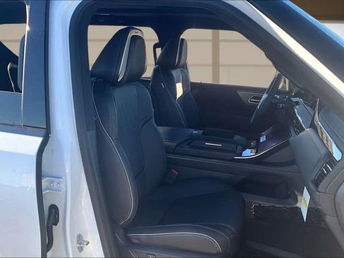 New 2026 INFINITI QX80 Autograph image 7